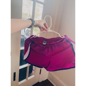 CHAMPION RUNNING SHORTS// SIZE S